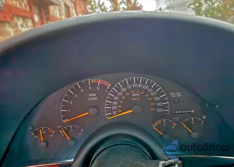 1993 Pontiac Firebird Formula z USA, uszkodzony, nr VIN 2G2FV22P4P2206209